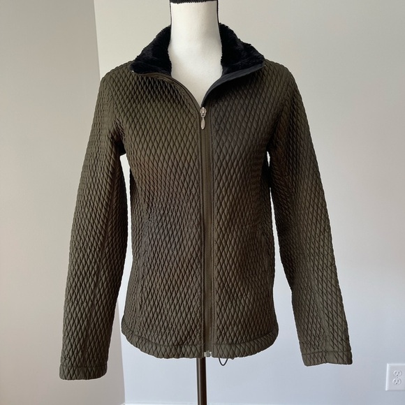 Columbia Women's size medium quilted dark army green with black collar outdoors - Picture 1 of 9